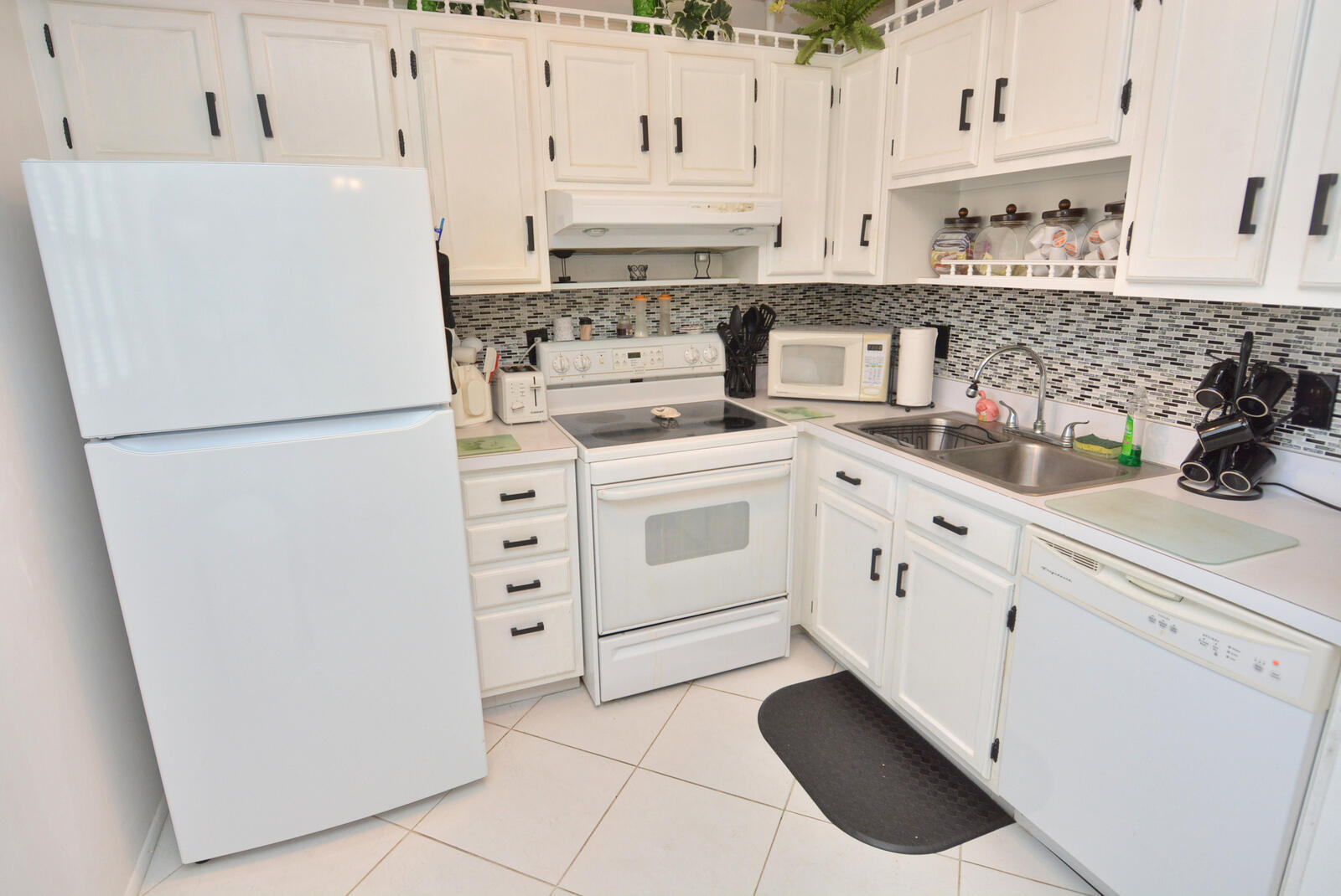 VISTA DEL LAGO CONDO - Residential