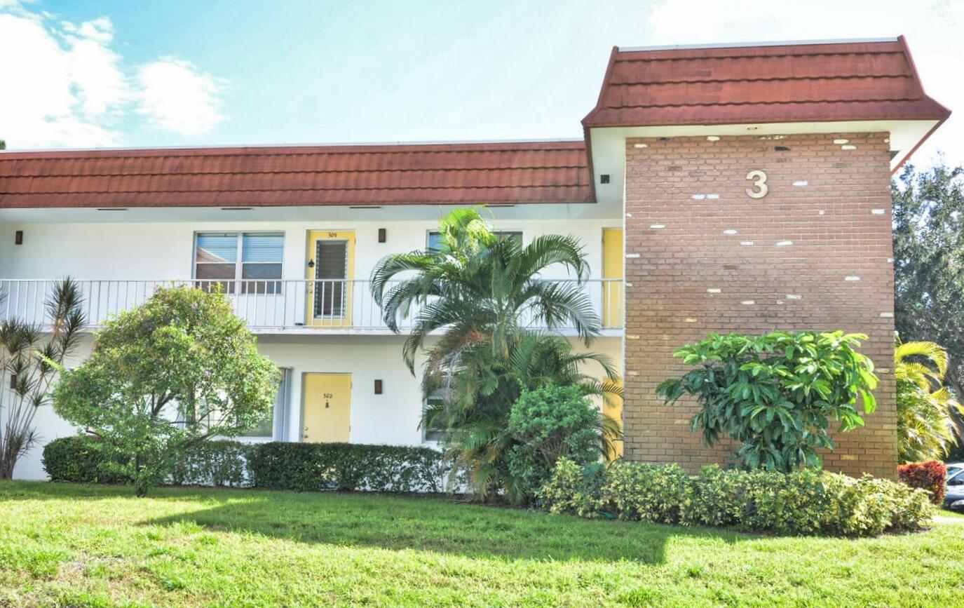 VISTA DEL LAGO CONDO - Residential