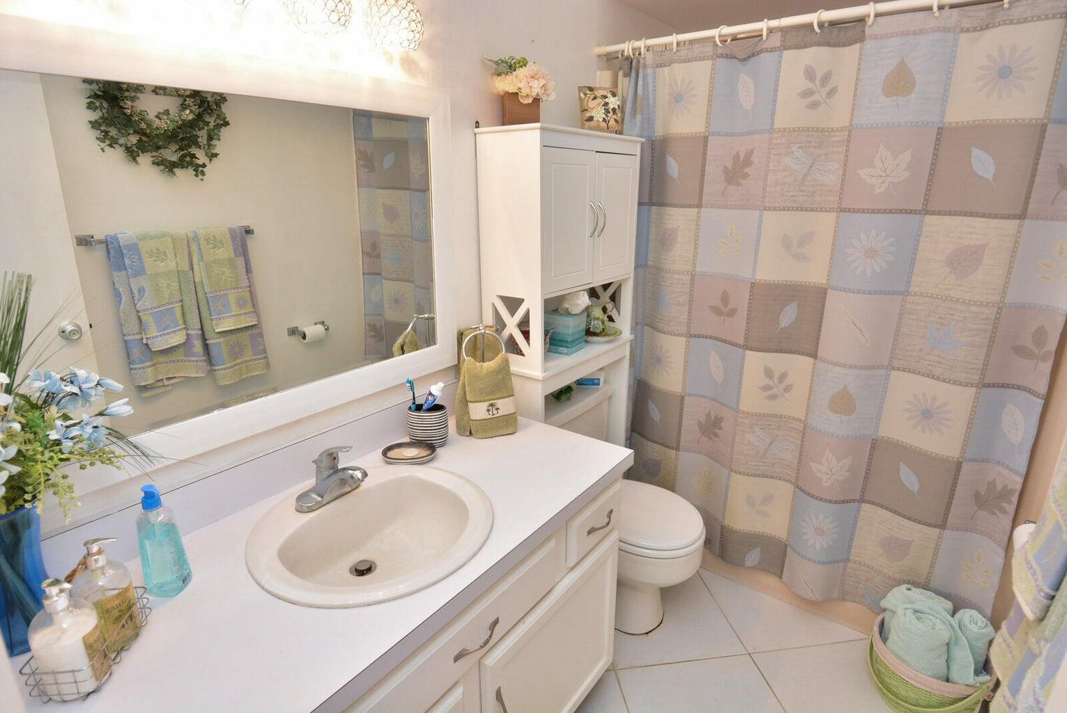 VISTA DEL LAGO CONDO - Residential