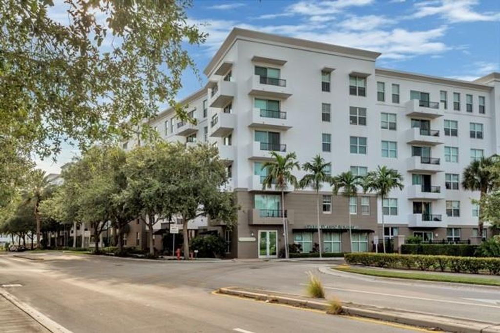 Photo of 2421 NE 65th St #617, Fort Lauderdale, FL 33308 (MLS # F10540037)