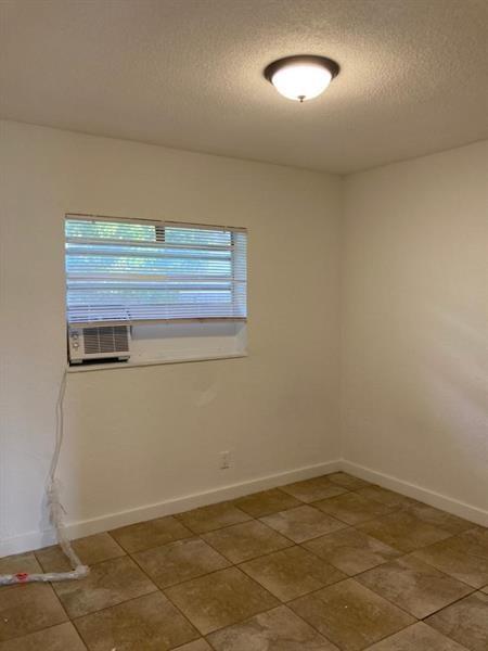 513 SW 2ND CT 3