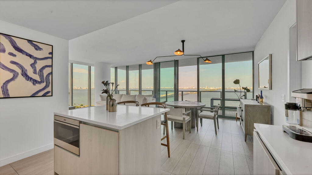 3131 NE 7th Avenue Unit 2206