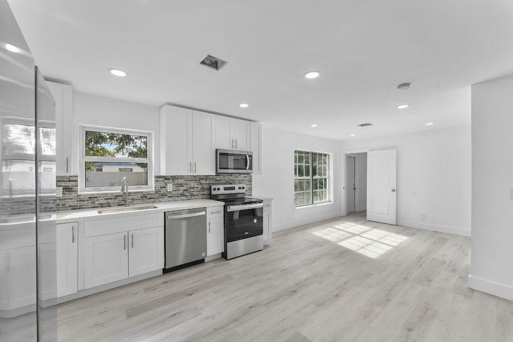 Photo of 364 NW 3 Street, Deerfield Beach, FL 33441 (MLS # R11045445)