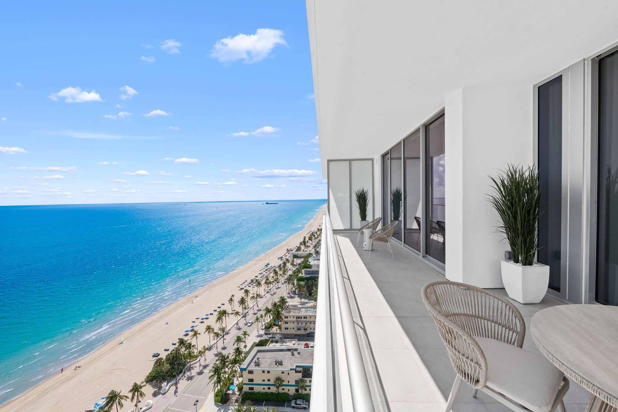 151 N Seabreeze Boulevard 2104