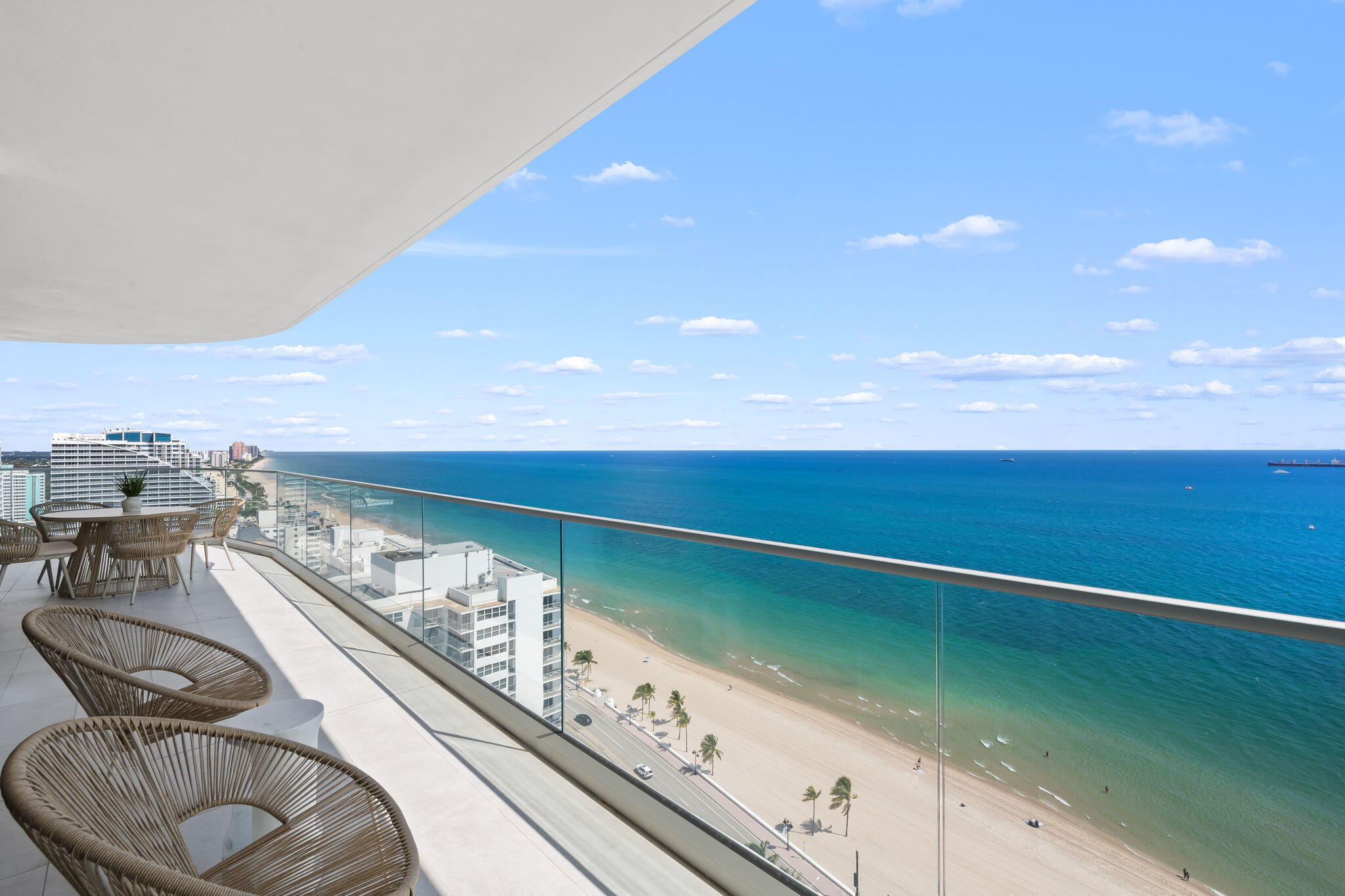 151 N Seabreeze Boulevard 2104