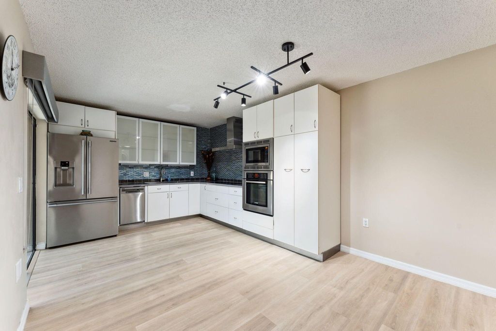 Photo of 2508 25th Lane, Palm Beach Gardens, FL 33418 (MLS # R10999779)