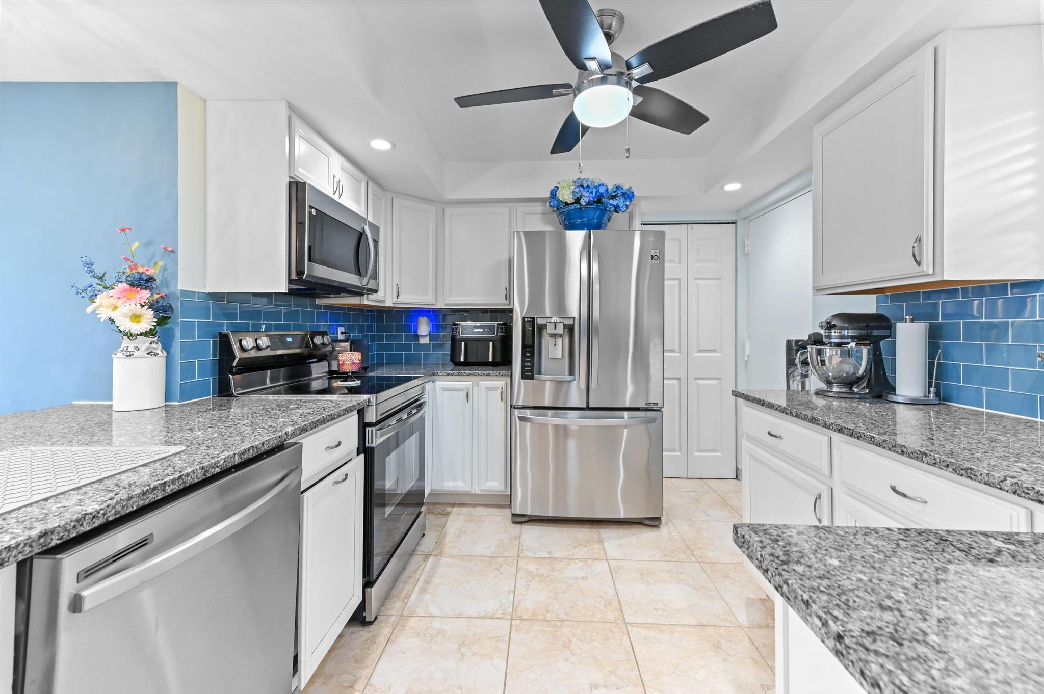 BOCA TEECA CONDO 9 - Residential