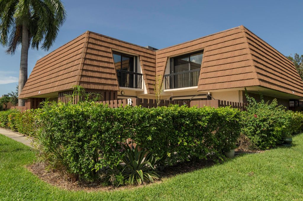 Photo of 825 Center Street #10b, Jupiter, FL 33458 (MLS # R11017236)