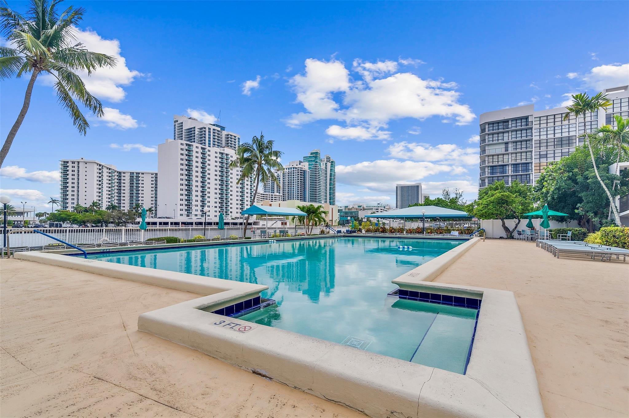 800 PARKVIEW Drive 317