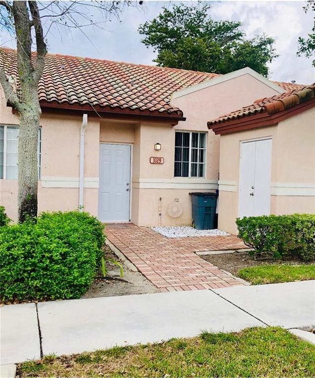 BEAUTIFUL 2/2 SUNRISE VILLA LOCATED ON CULDESAC OF QUIET AND CLEAN COMMUNITY. RENOVATED VILLA WITH SS APPLIANCES, GRANITE COUNTERTOPS, PORCELAIN/TILE FLOORING , PRIVATE BACKYARD AND PORCH AREA, PRIVATE PARKING ,DETACHED STORAGE UNIT. WASHER AND DRYER IN UNIT. WATERSIDE VILLAS IS A CONDO COMMUNITY WITH AMENITIES INCLUDING CLUBHOUSE AND COMMUNITY POOL.