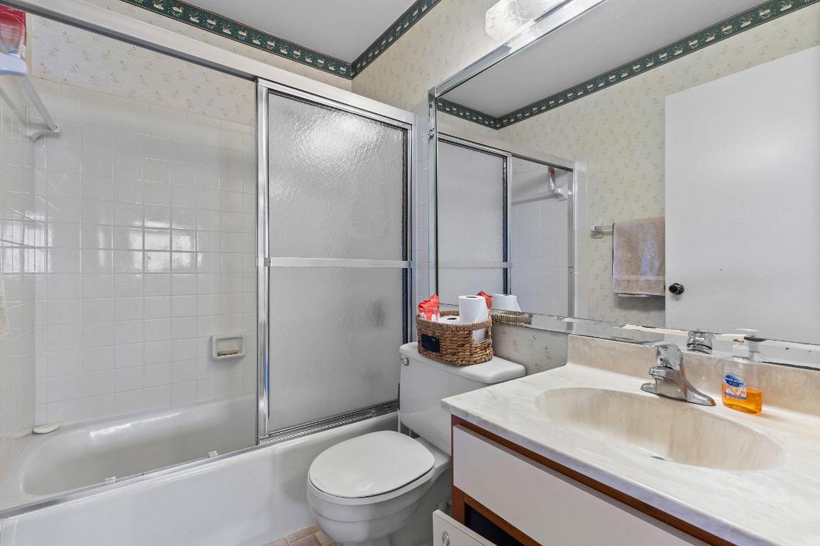 THE FOUR SEASONS CONDO PH V - Residential