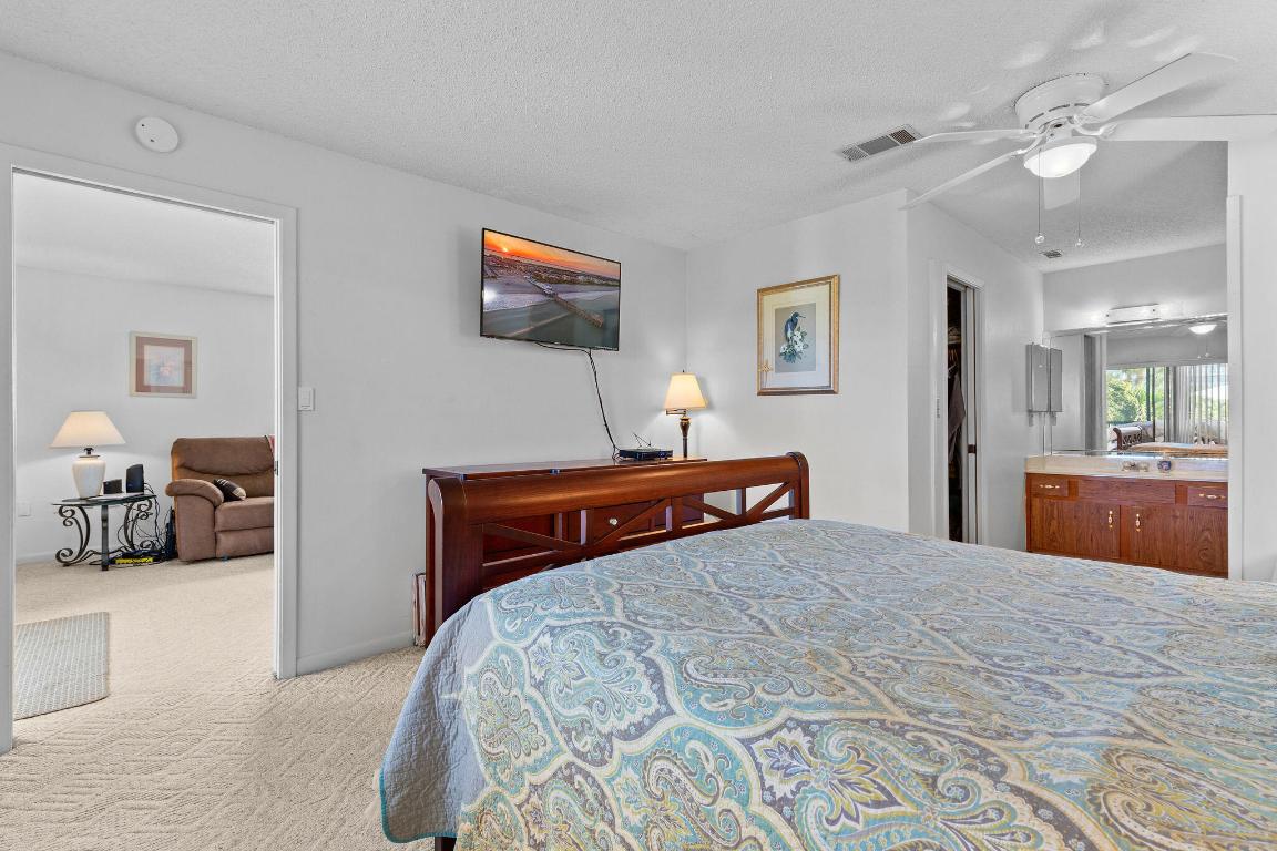 THE FOUR SEASONS CONDO PH V - Residential