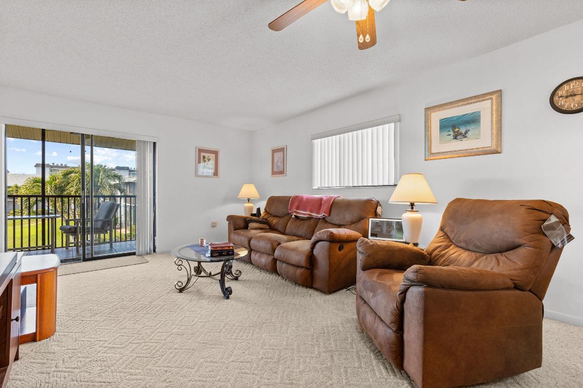 THE FOUR SEASONS CONDO PH V - Residential