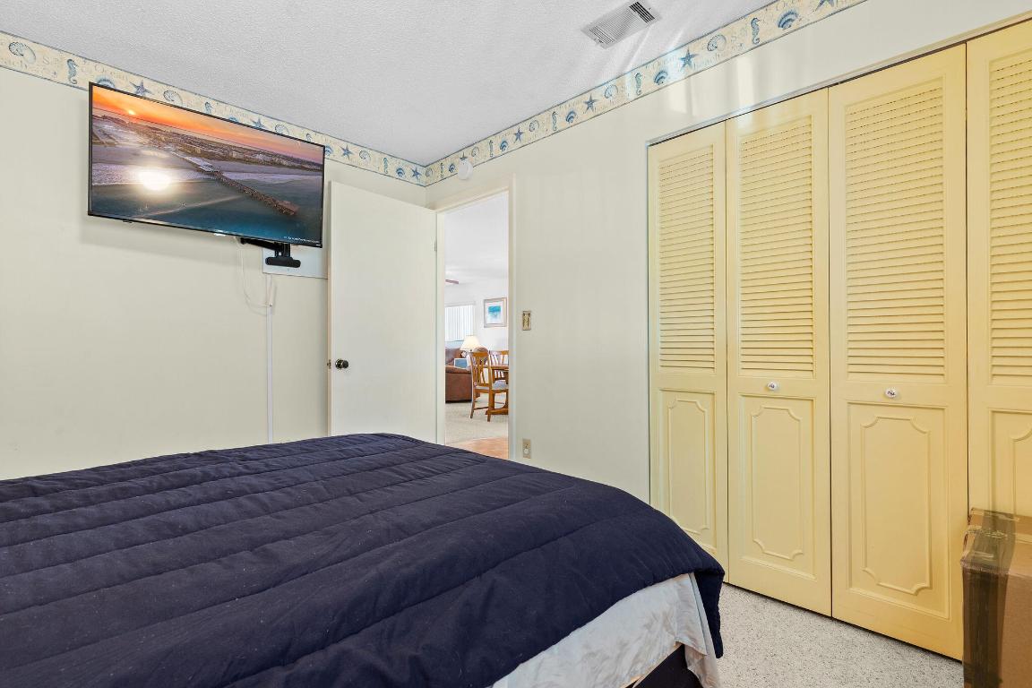 THE FOUR SEASONS CONDO PH V - Residential