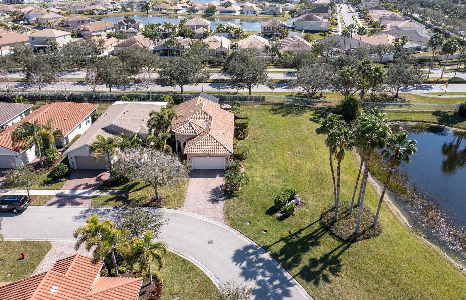 10112 SW Oak Tree Circle SW