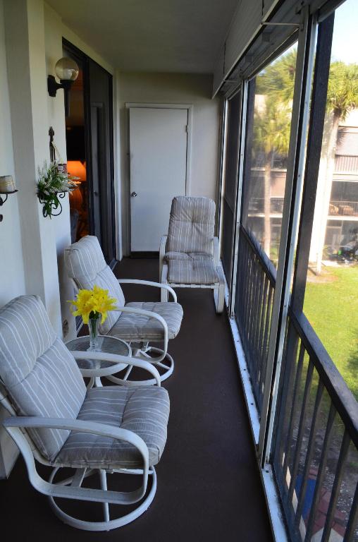 PALMETTO CONDOMINIUM AT LAS VERDES - Residential