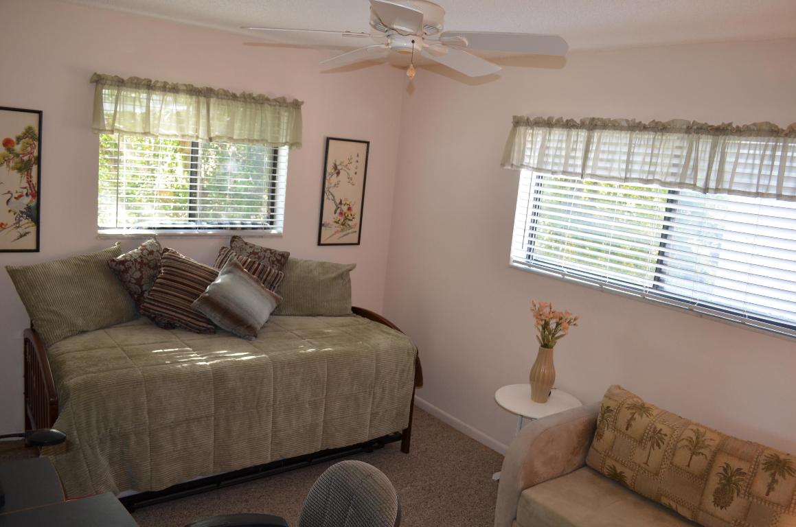 PALMETTO CONDOMINIUM AT LAS VERDES - Residential