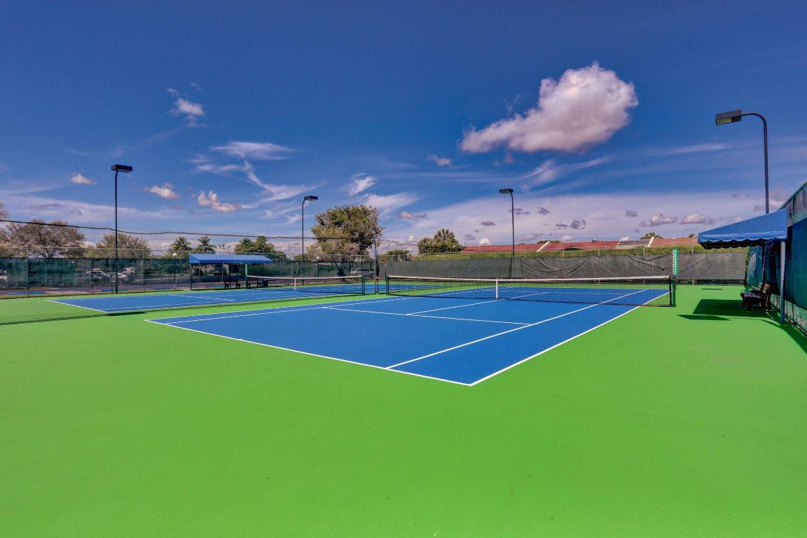 PALMETTO CONDOMINIUM AT LAS VERDES - Residential