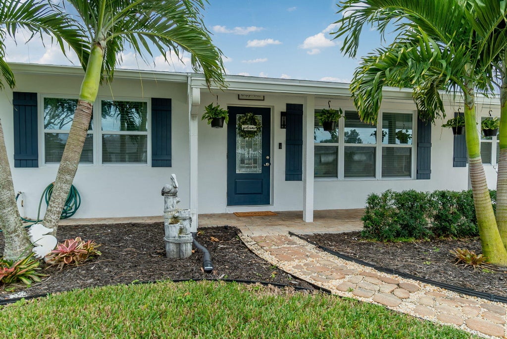 Photo of 224 River Terrace Drive, Jupiter, FL 33469 (MLS # R10887327)