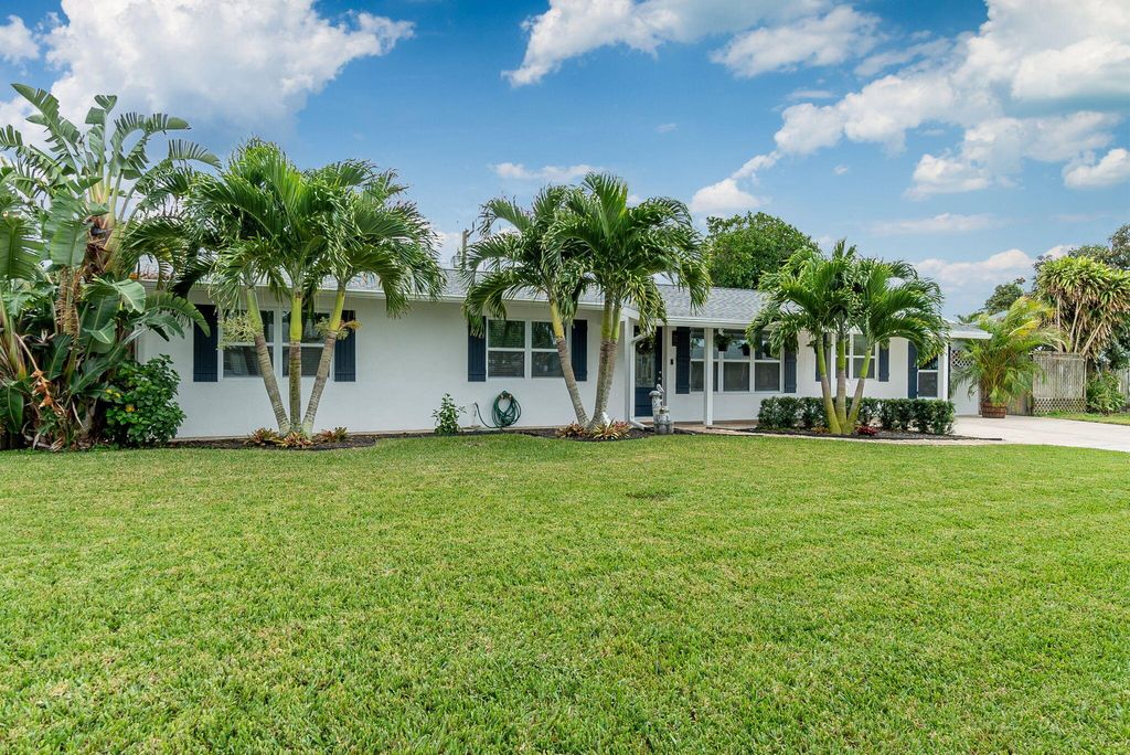 Photo of 224 River Terrace Drive, Jupiter, FL 33469 (MLS # R10887327)