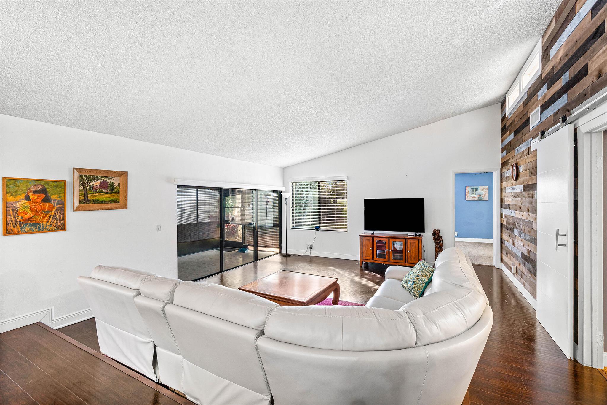 VILLAS OF MONTEREY AT IND - Residential