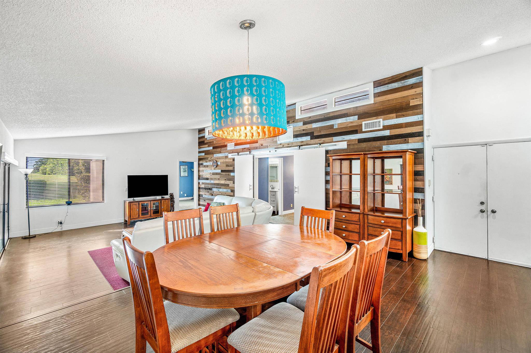 VILLAS OF MONTEREY AT IND - Residential