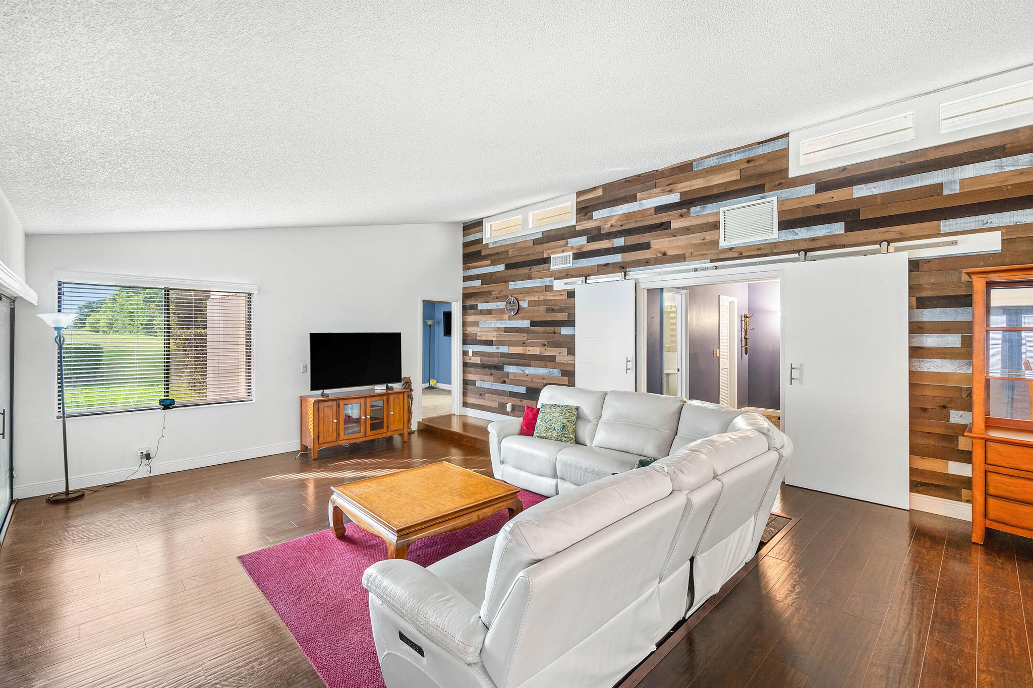 VILLAS OF MONTEREY AT IND - Residential