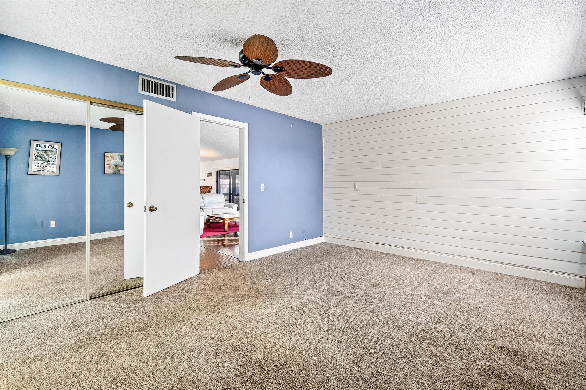 VILLAS OF MONTEREY AT IND - Residential