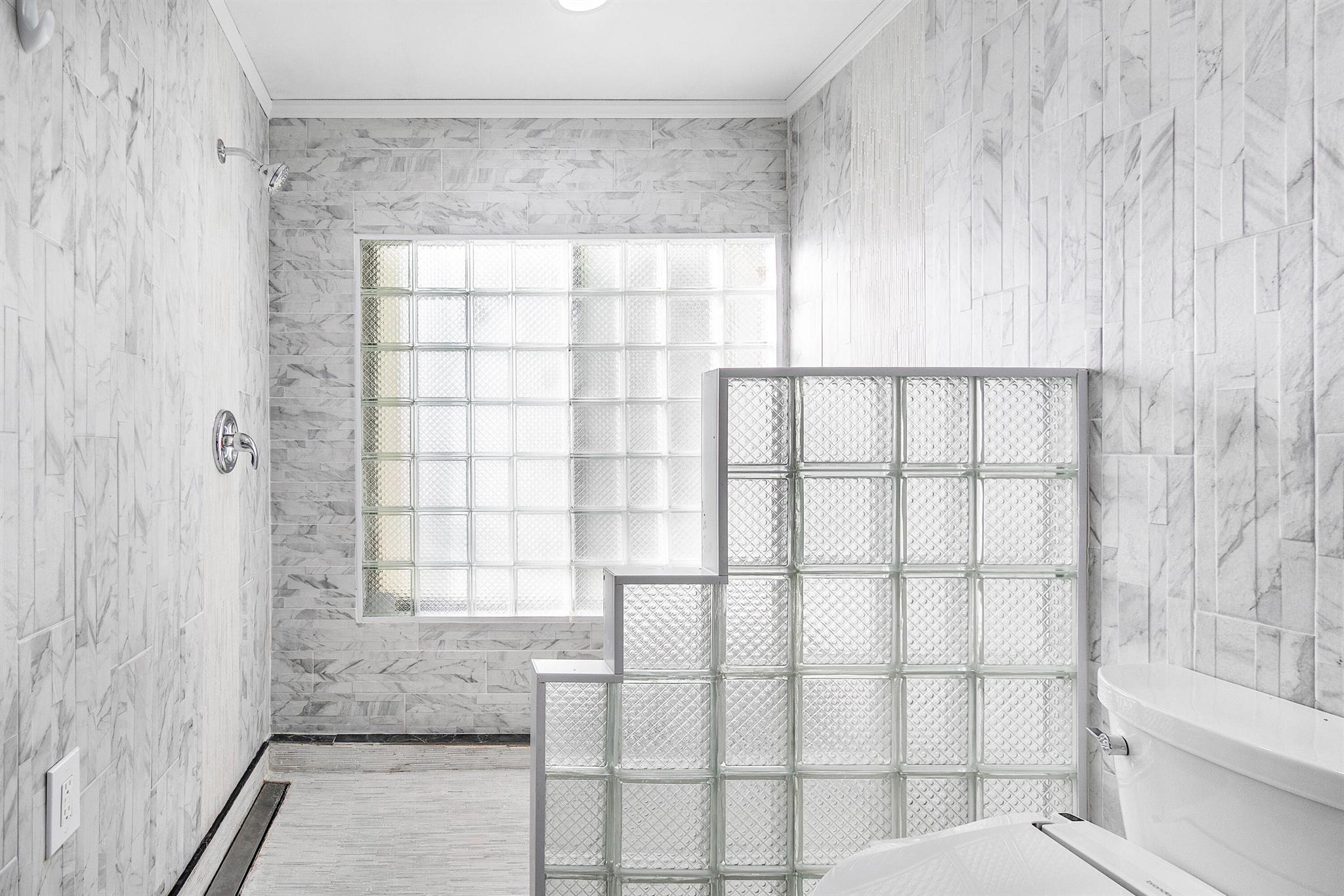 VILLAS OF MONTEREY AT IND - Residential