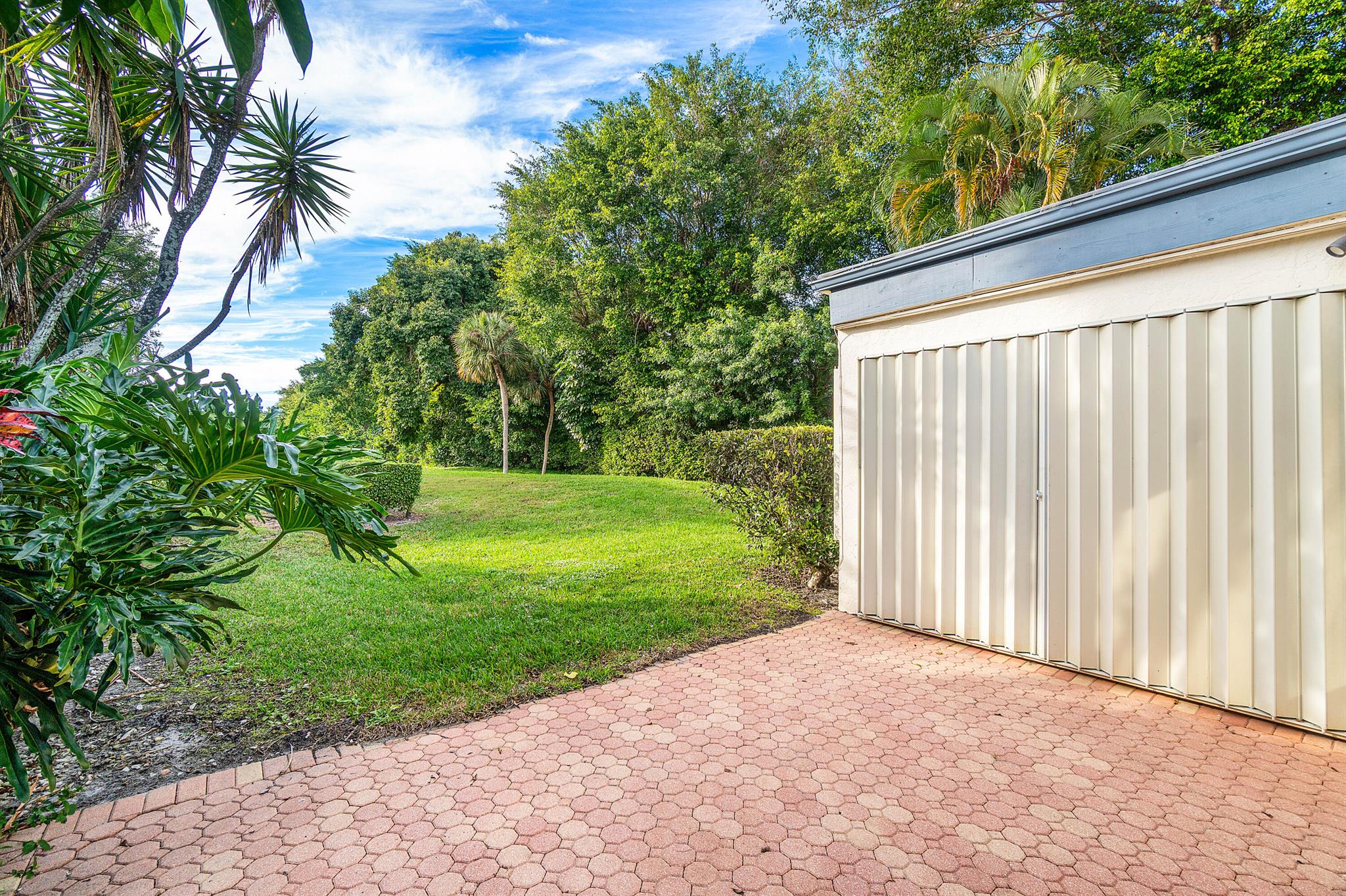 VILLAS OF MONTEREY AT IND - Residential