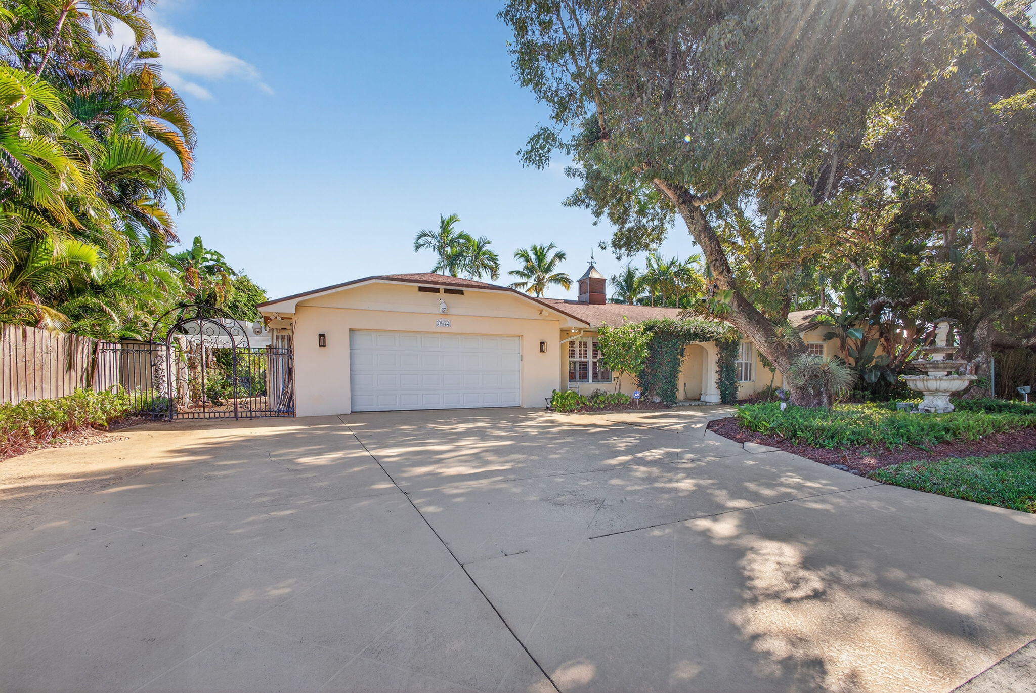 12046 Prosperity Farms Road