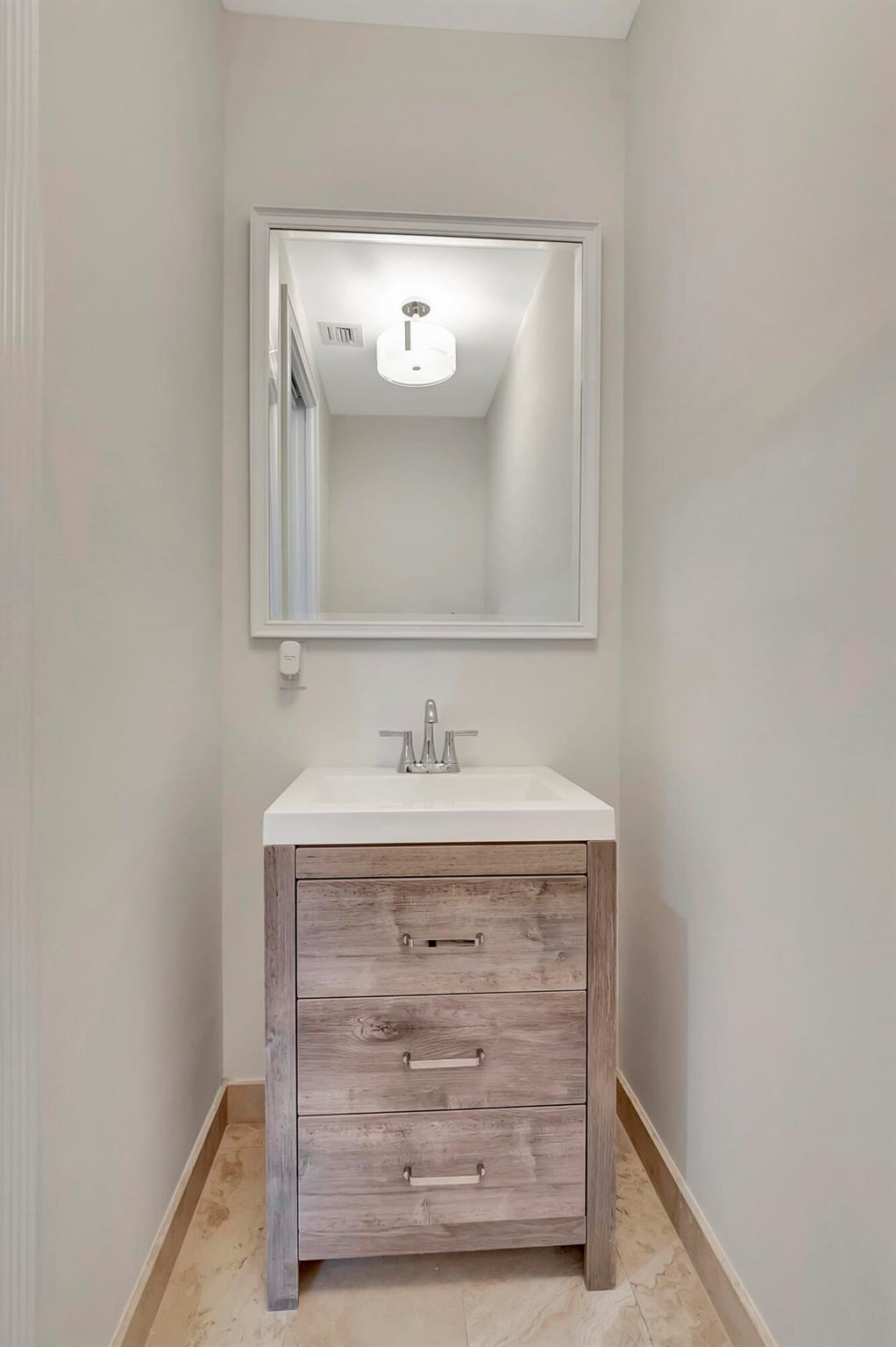 DEVON PLACE - Residential