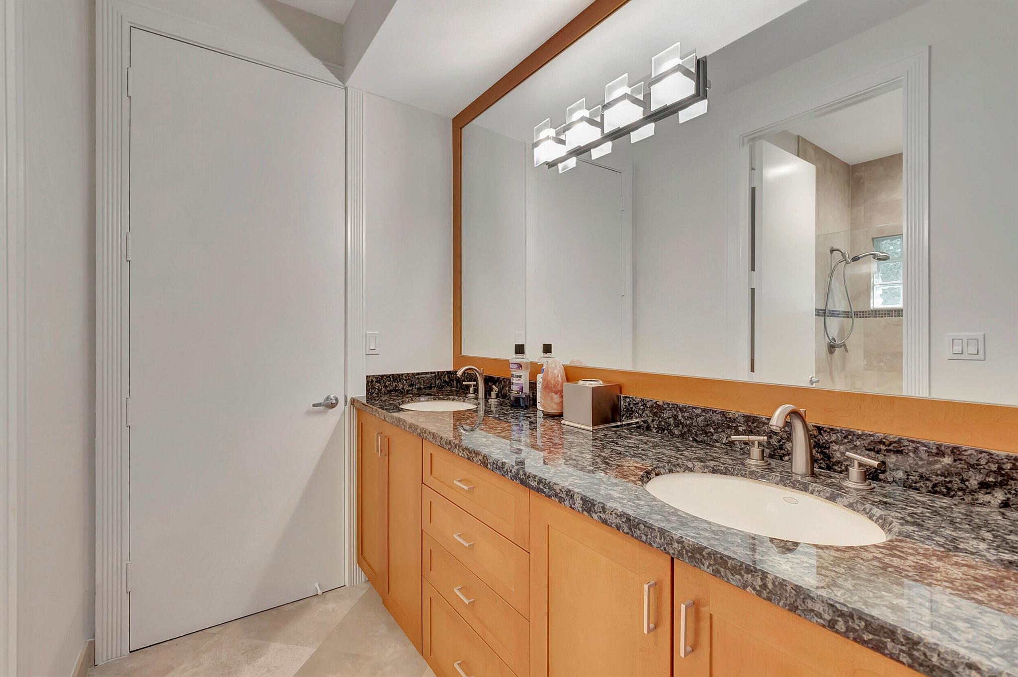 DEVON PLACE - Residential