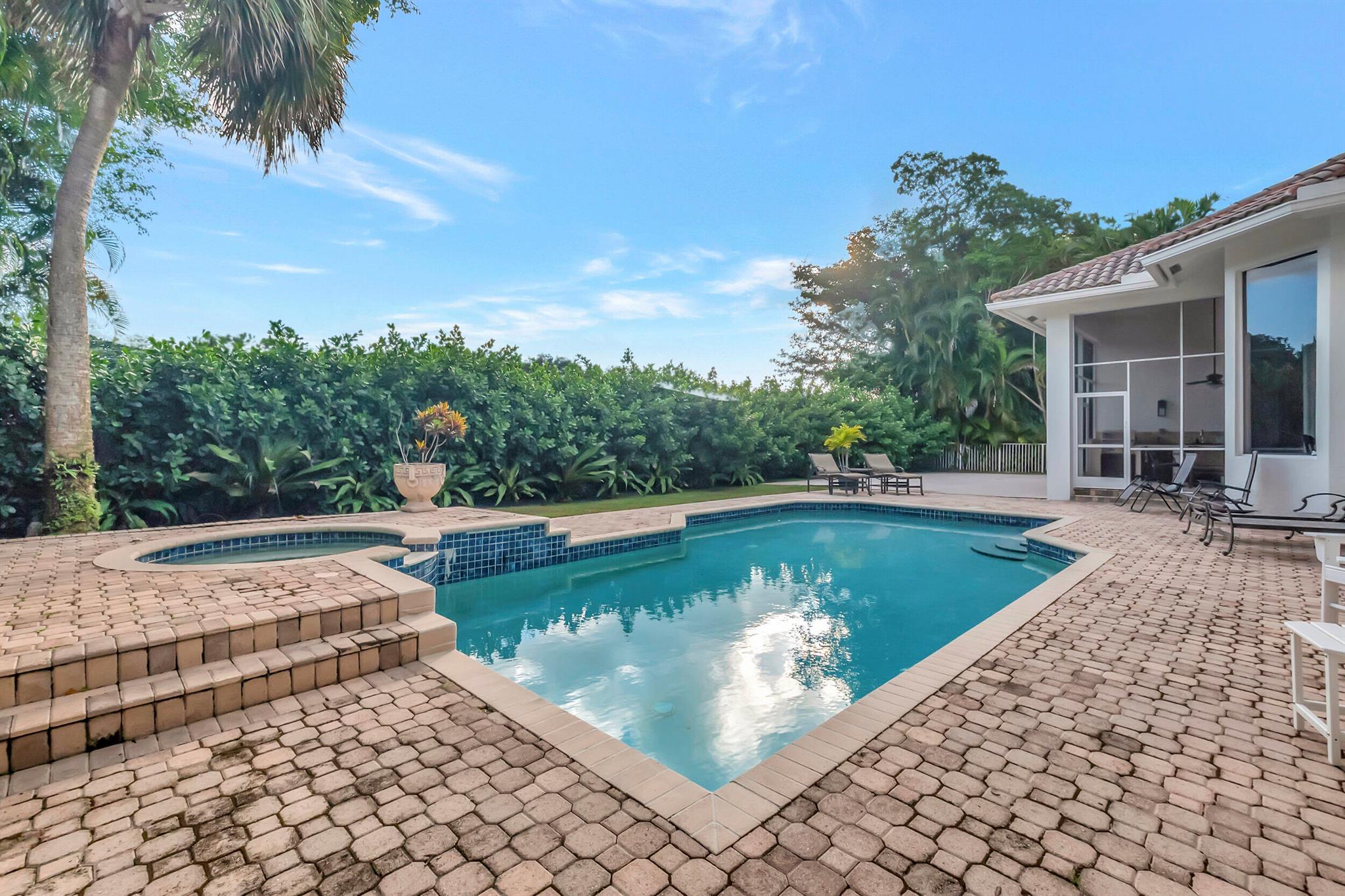 DEVON PLACE - Residential