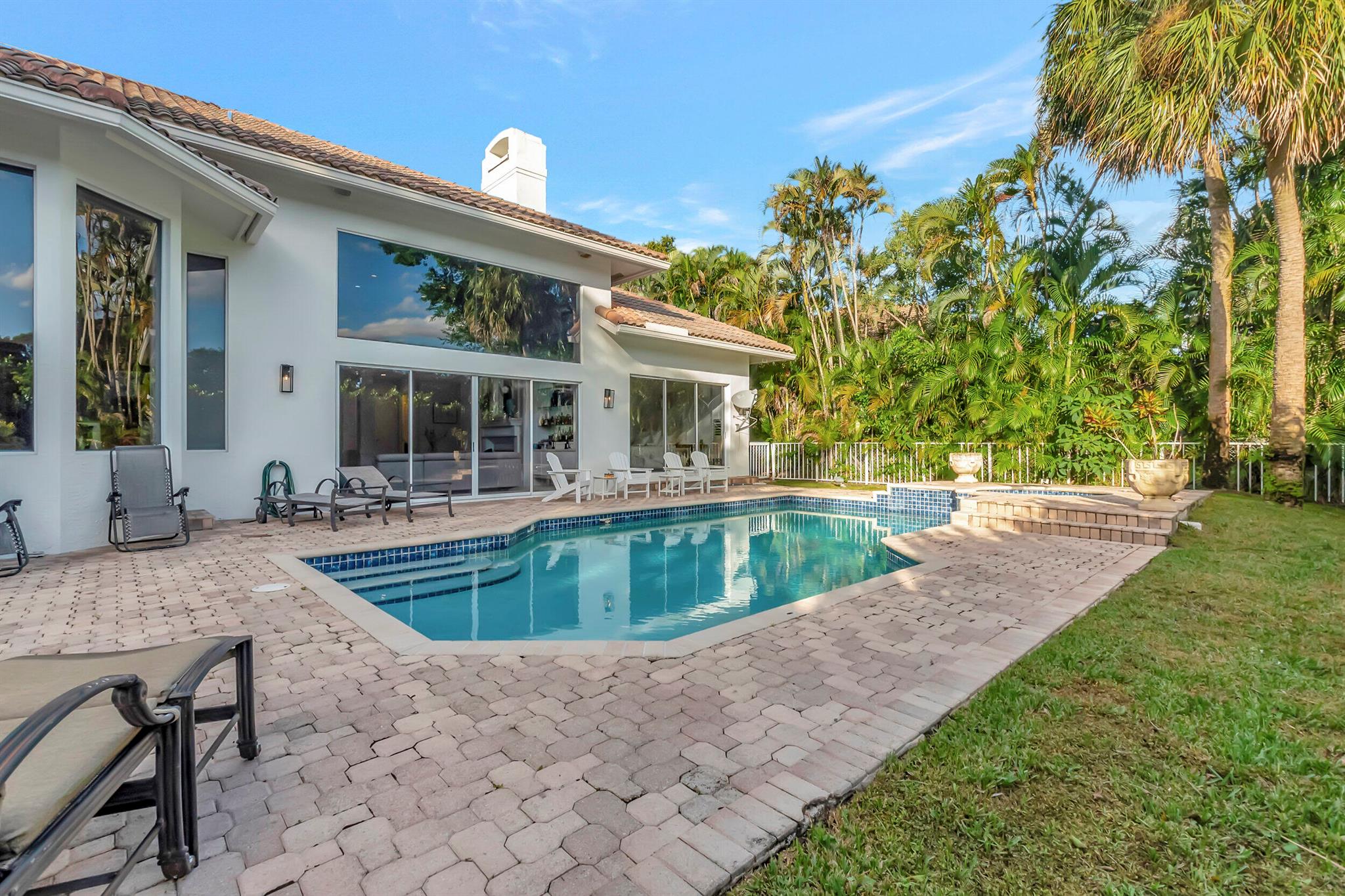 DEVON PLACE - Residential