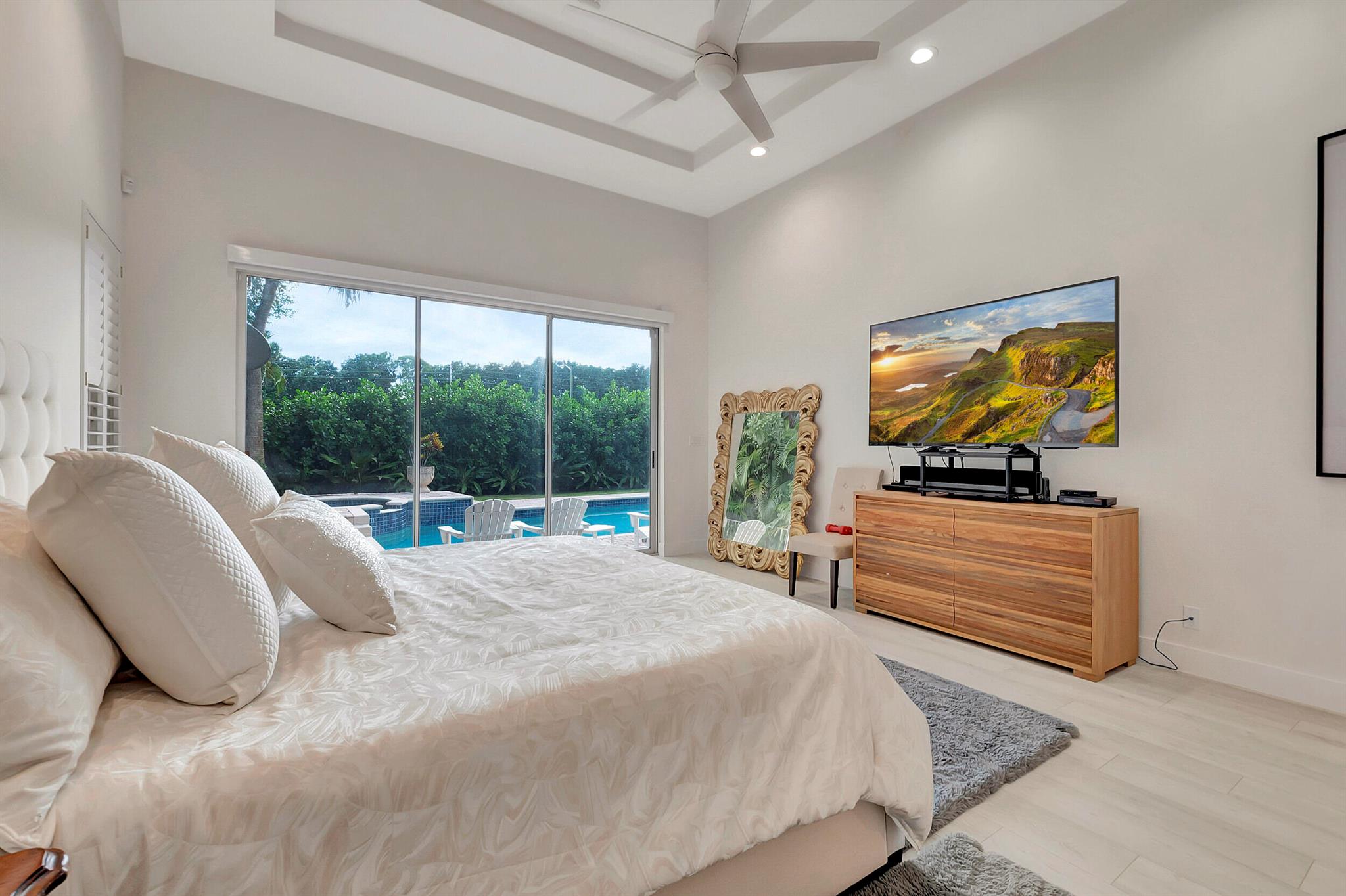 DEVON PLACE - Residential