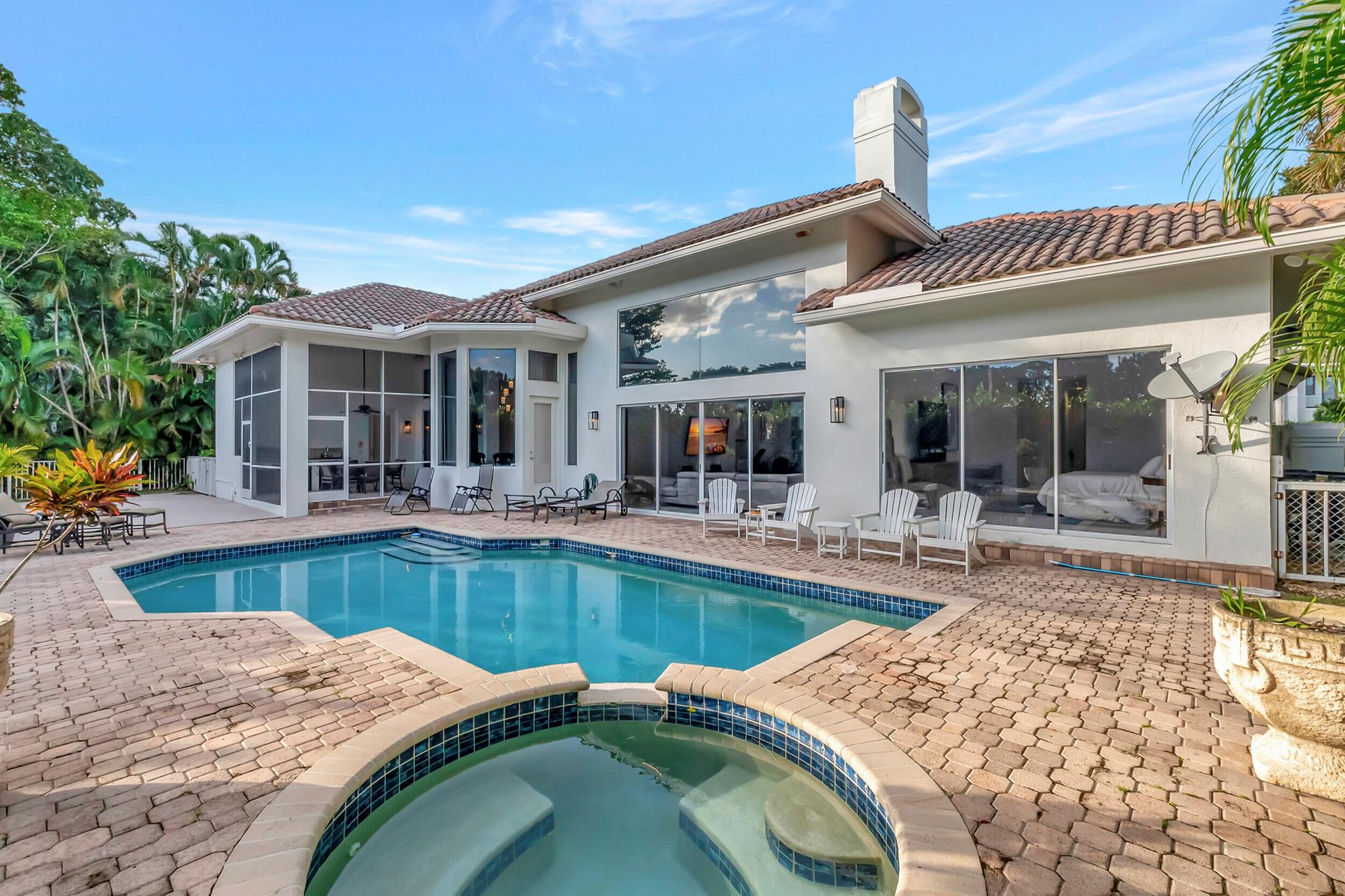 DEVON PLACE - Residential