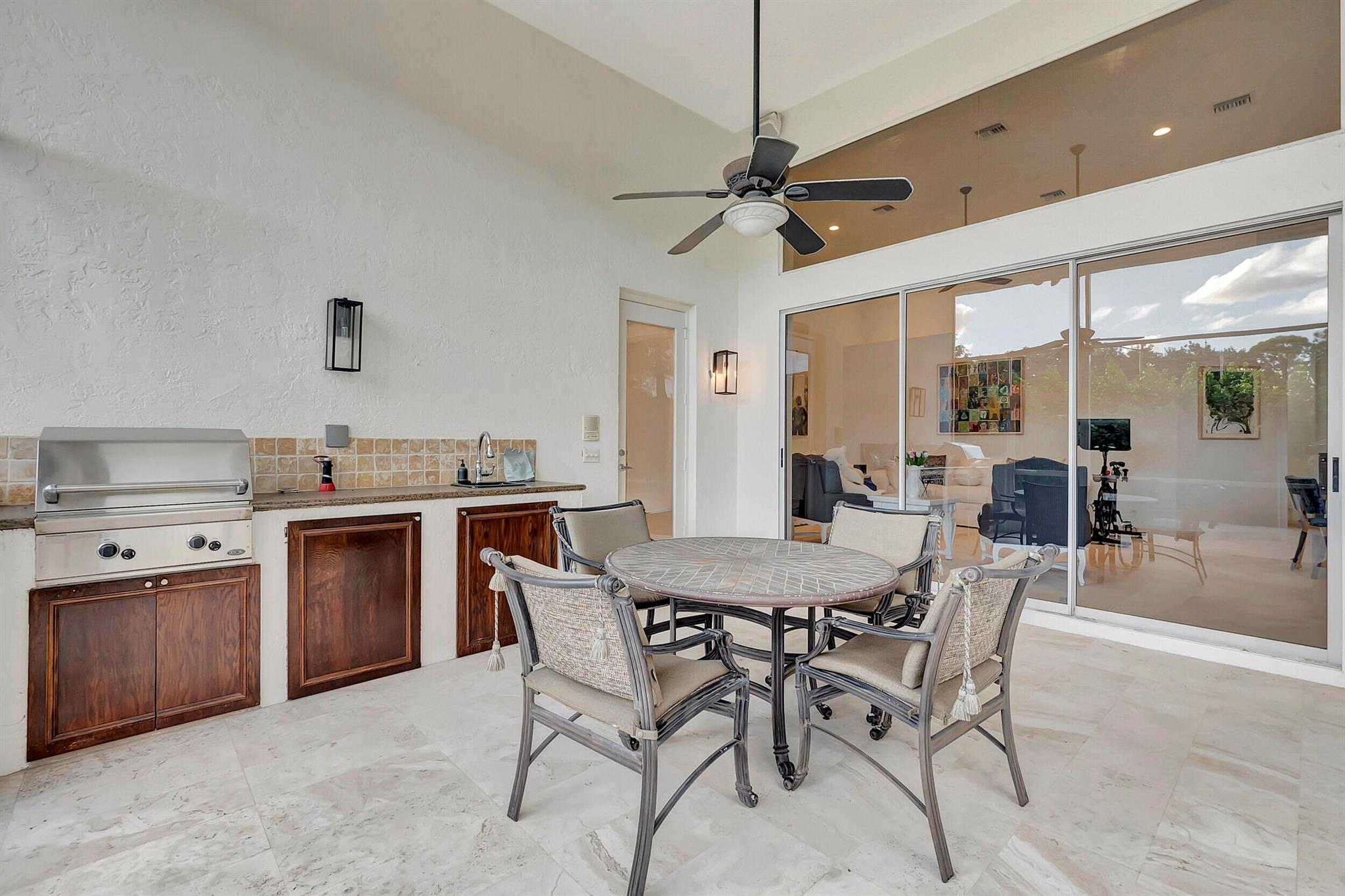 DEVON PLACE - Residential