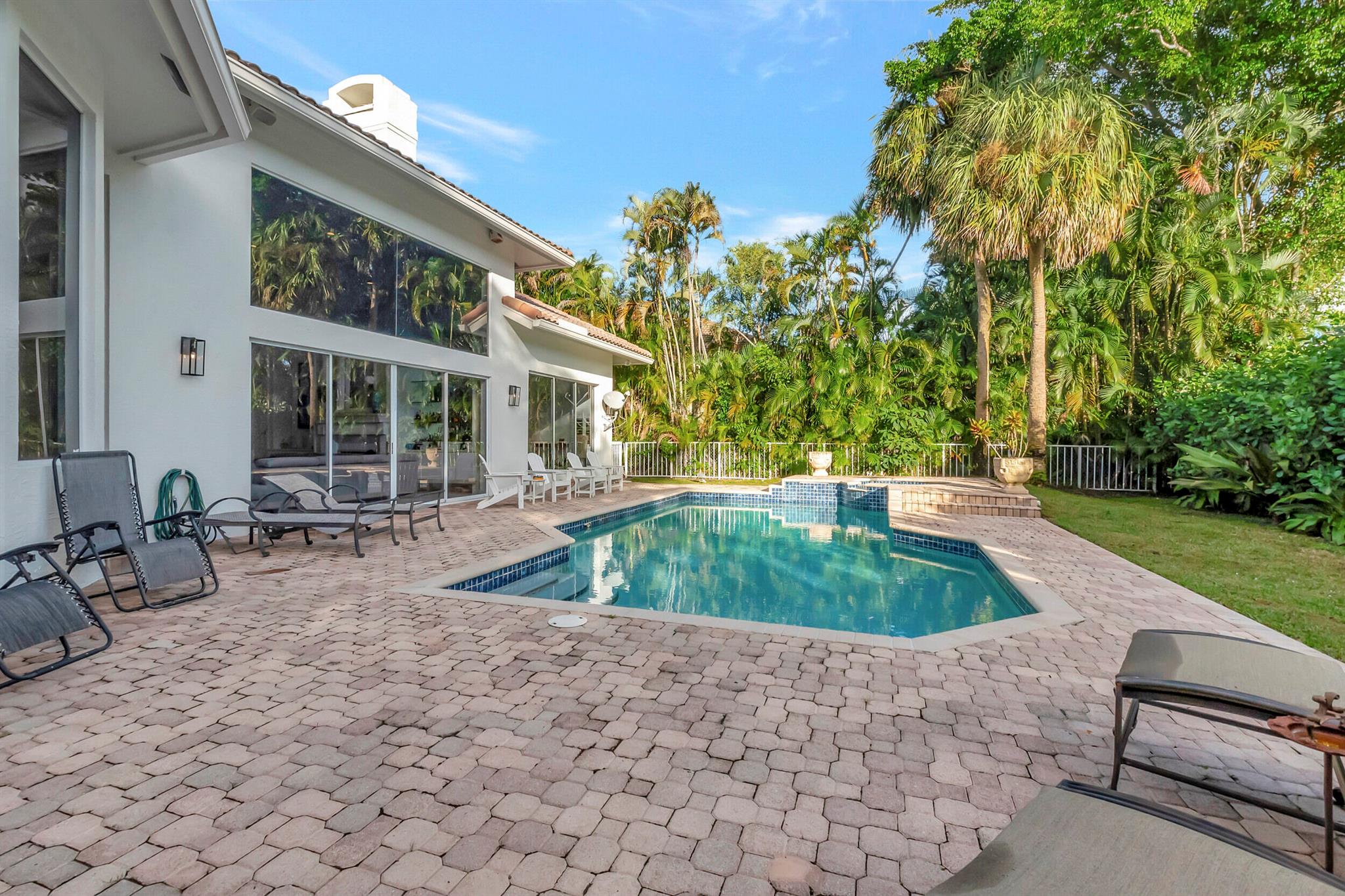 DEVON PLACE - Residential