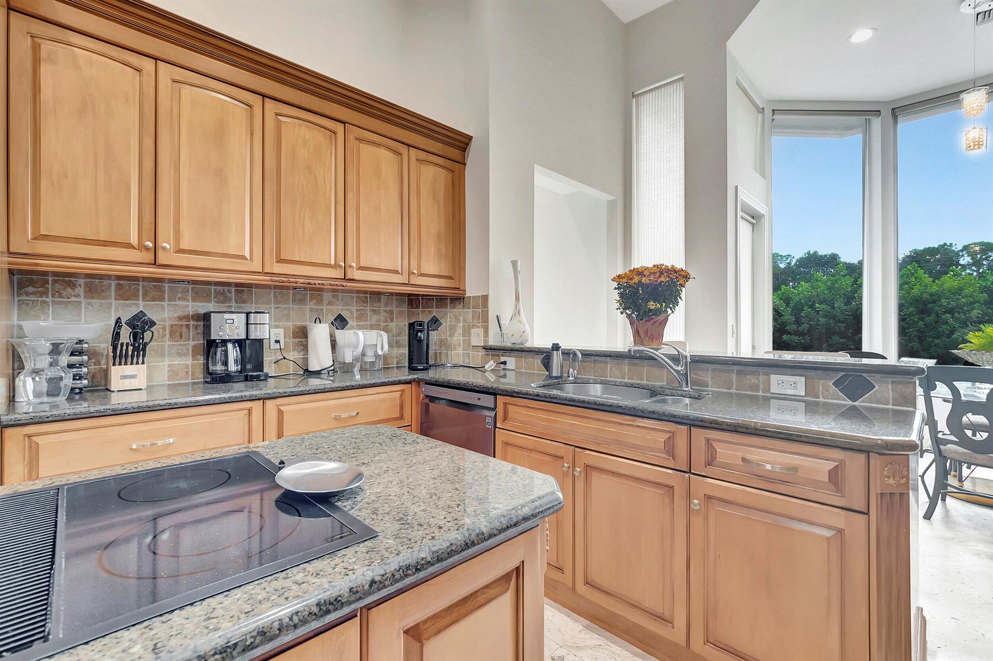 DEVON PLACE - Residential