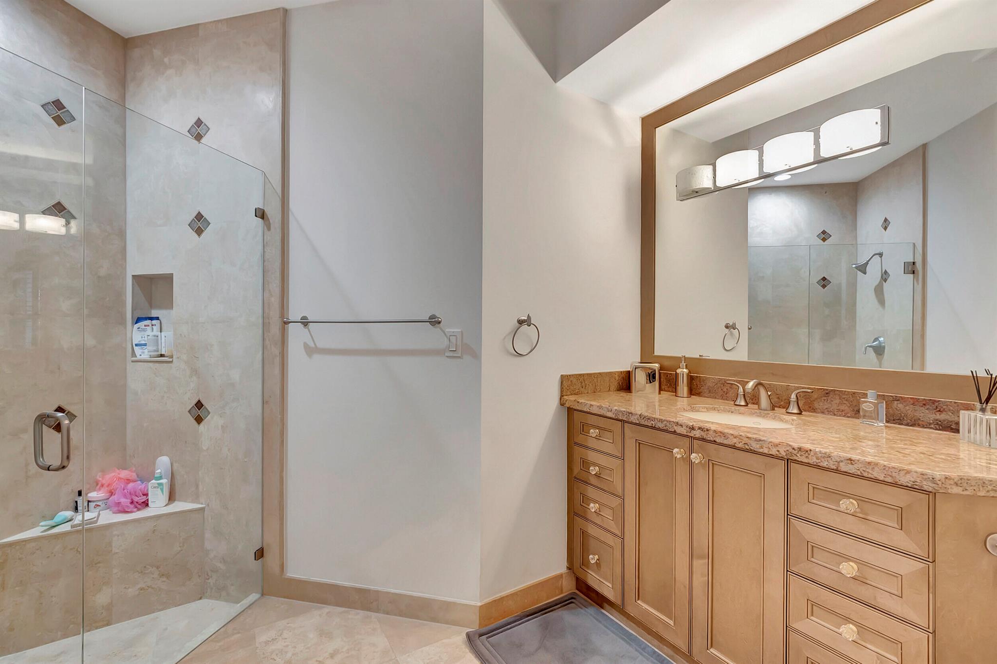 DEVON PLACE - Residential