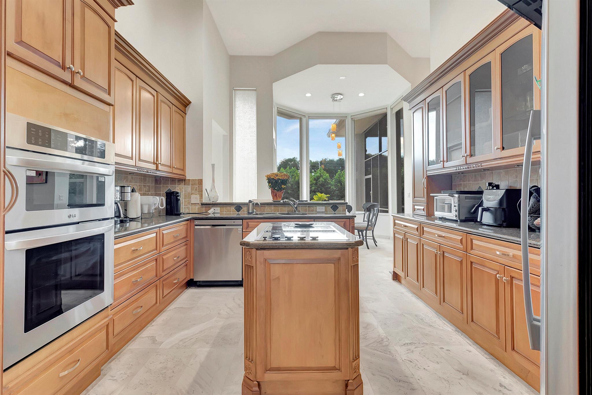 DEVON PLACE - Residential