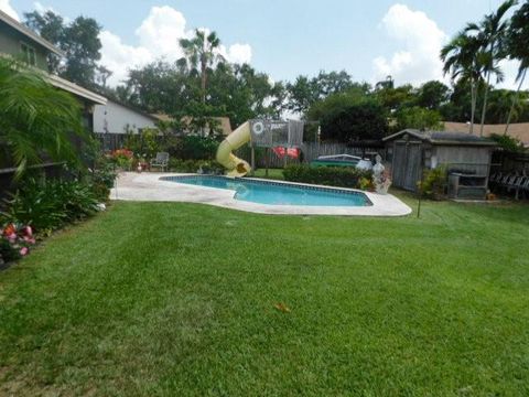 Single Family Residence in Cooper City FL 4911 101st Ave Ave 2.jpg