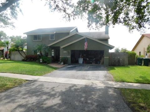 Single Family Residence in Cooper City FL 4911 101st Ave Ave 32.jpg
