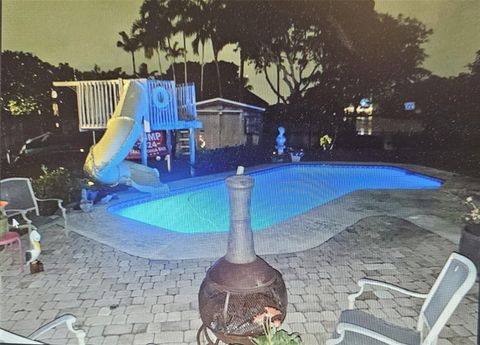 Single Family Residence in Cooper City FL 4911 101st Ave Ave 36.jpg