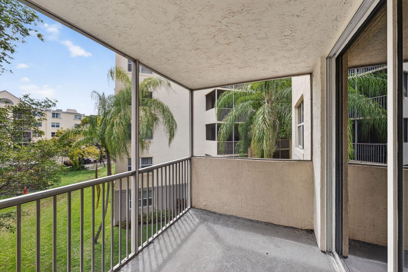 LAS VISTAS AT DORAL CONDO - Residential