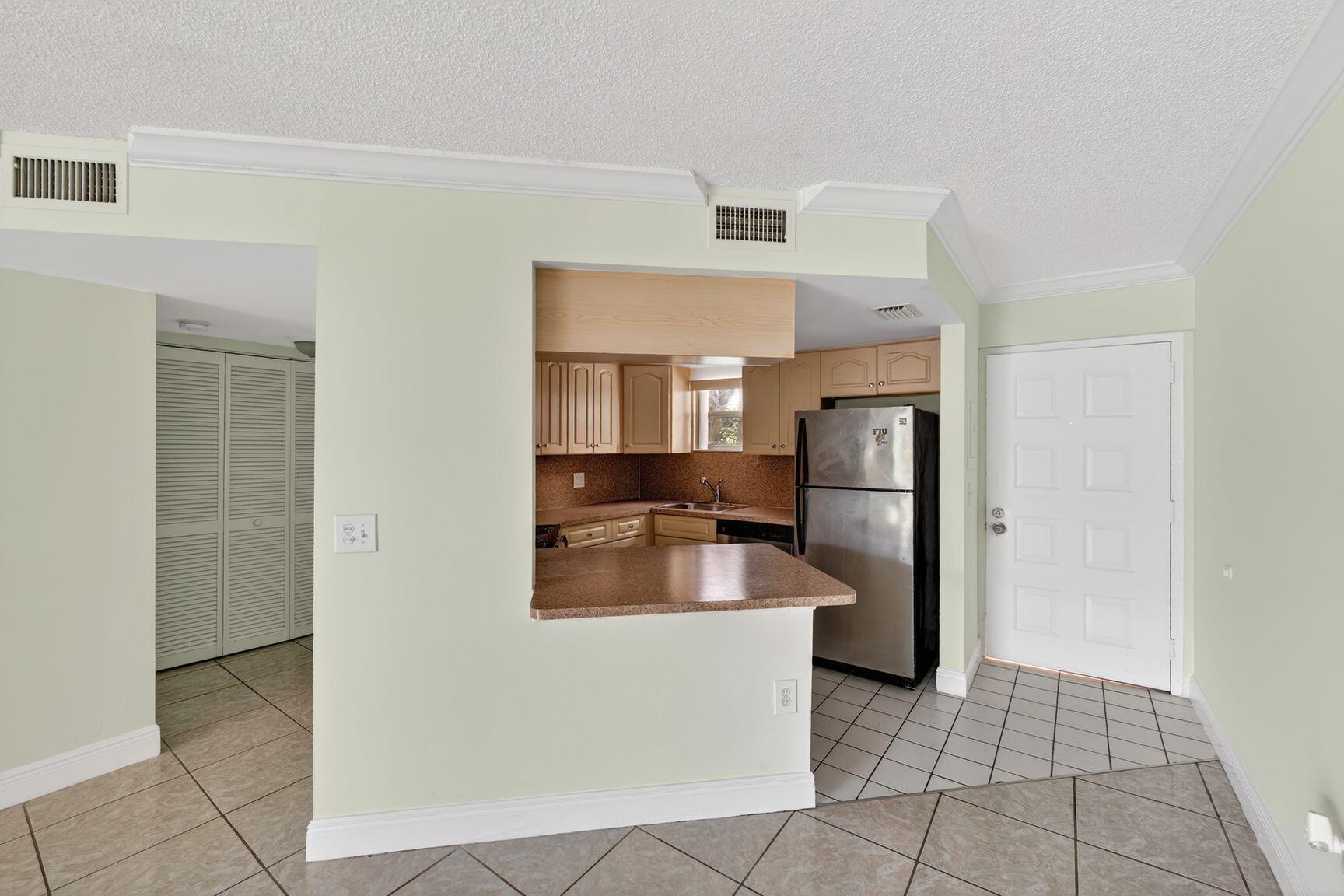 LAS VISTAS AT DORAL CONDO - Residential