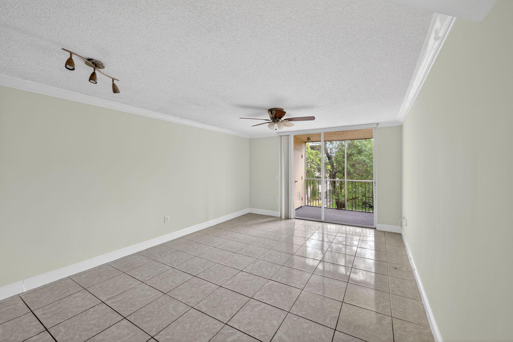 LAS VISTAS AT DORAL CONDO - Residential