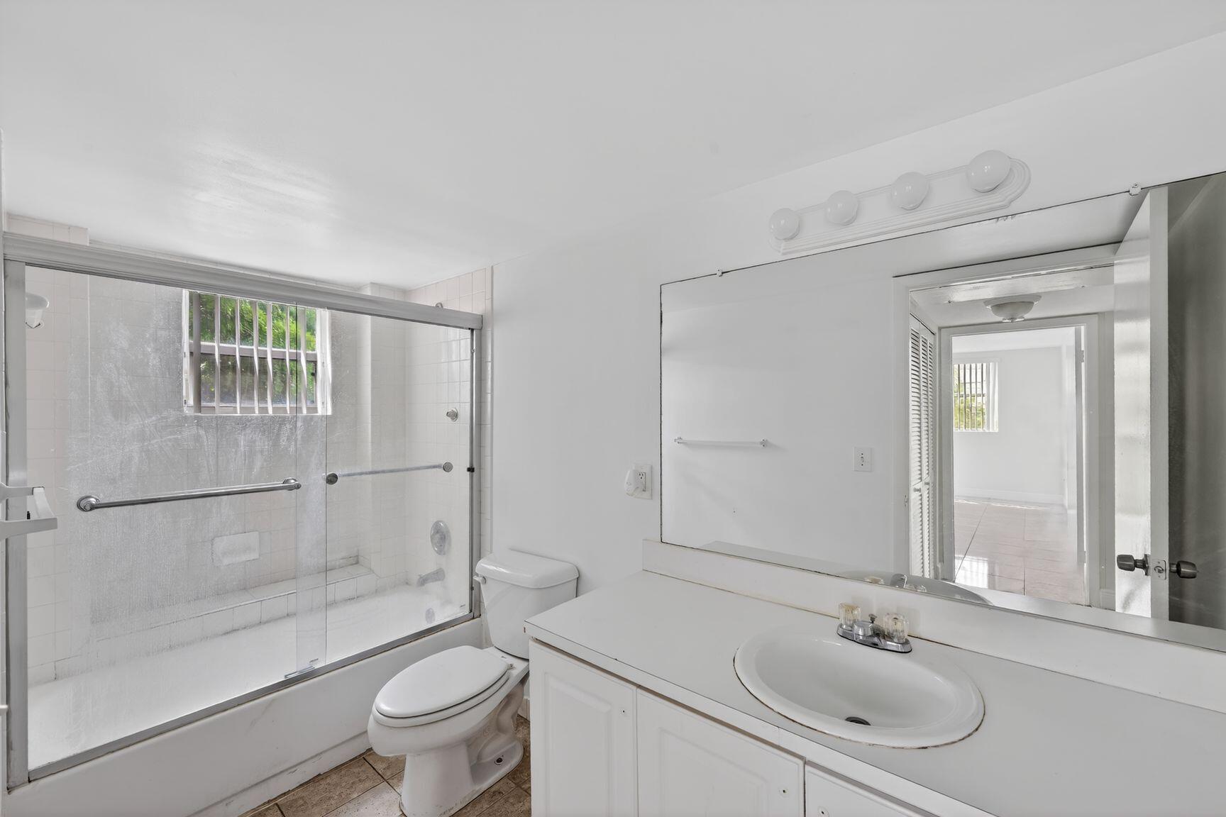 LAS VISTAS AT DORAL CONDO - Residential