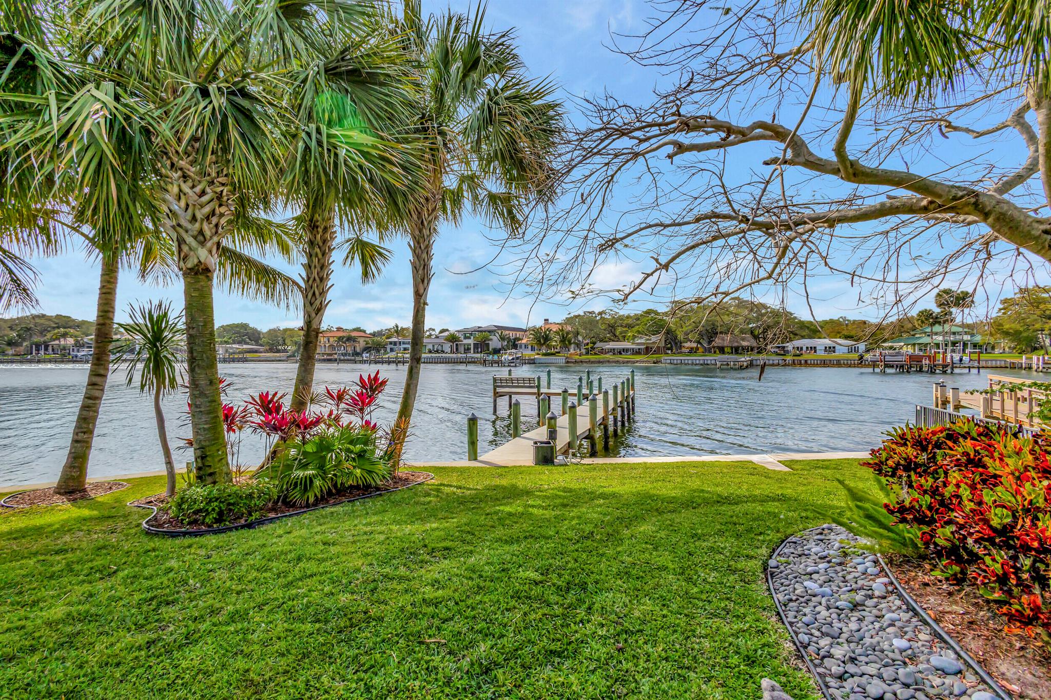 JUNO ISLES PLAT NO 1 LOT - Residential